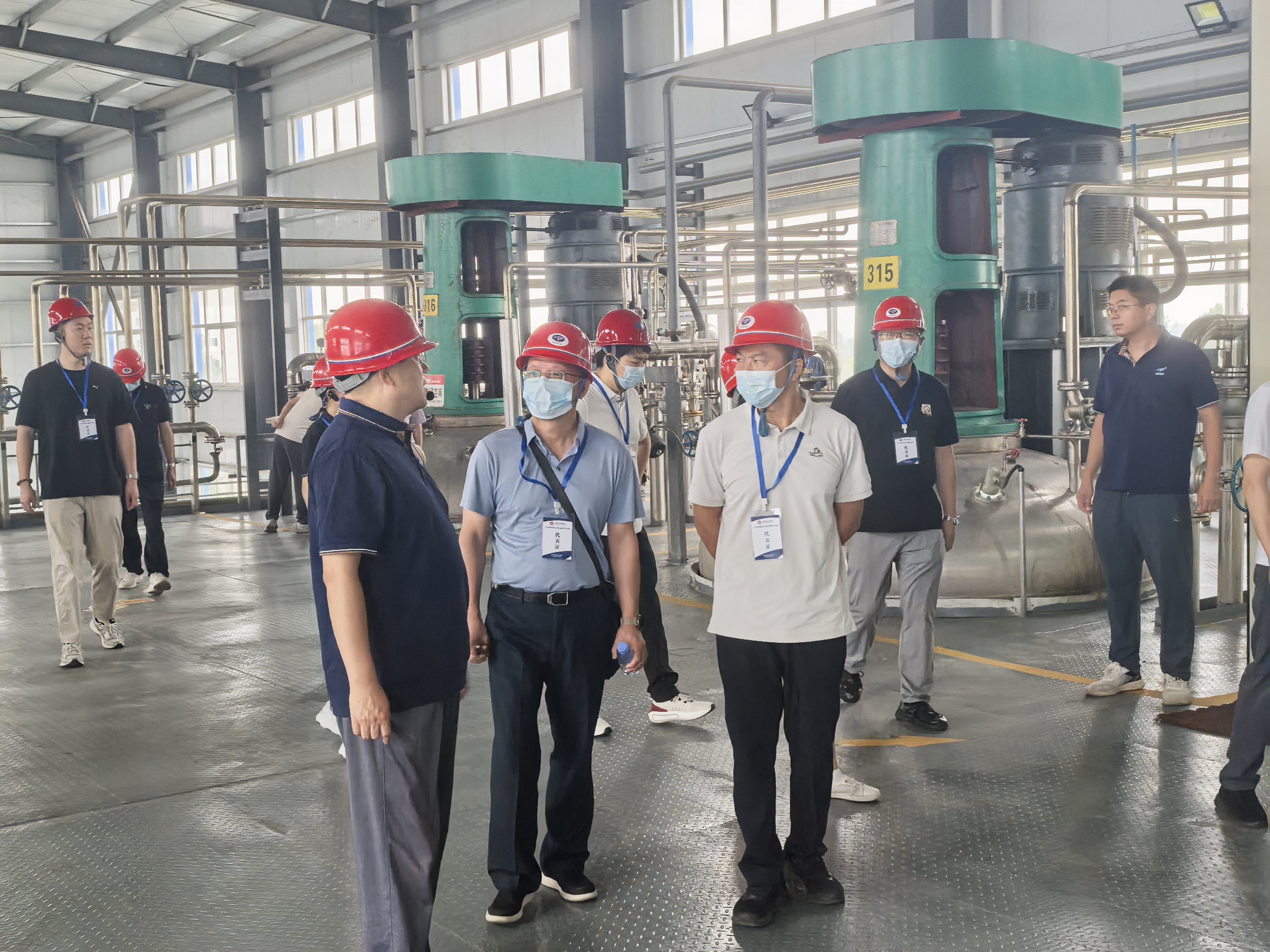 湖北省农药协会参访团莅临Z6尊龙生化调研交流(图8) 湖北省农药协会参访团莅临Z6尊龙生化调研交流(图8)